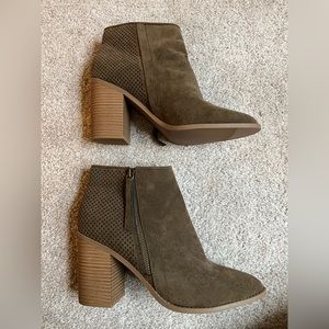 Universal Thread Booties